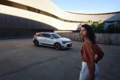 Kia_Niro_Image_Motif21_EVLifestyle_LHD_RGB_Talent_1