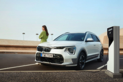 Kia_Niro_Image_Motif22_EVLifestyle_LHD_RGB_Talent_1