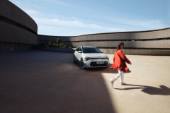 Kia_Niro_Image_Motif2a_EVFrontStatic_LHD_RGB_Talent.jpg_1