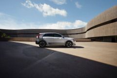 Kia_Niro_Image_Motif3_EVSideStatic_LHD_JPG_Notalent.jpg_1