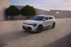 Kia_Niro_Image_Motif_12_EVfront_LHD_RGB_1